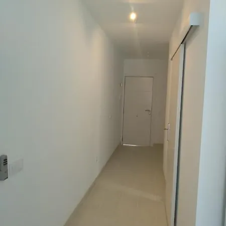 Modern In San Eugenio *